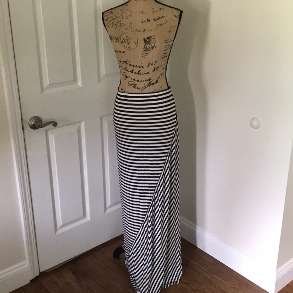Max studio skirt